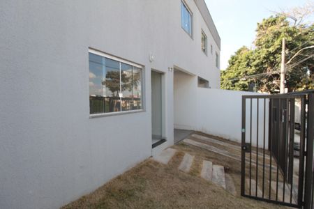 Casa à venda com 120m², 3 quartos e 2 vagasFachada