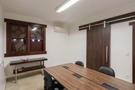 Casa para alugar com 3000m², 6 quartos e 10 vagas Casa para alugar com 3000m², 6 quartos e 10 vagasQuarto 1