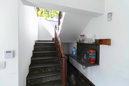 Casa para alugar com 3000m², 6 quartos e 10 vagas Casa para alugar com 3000m², 6 quartos e 10 vagasQuintal