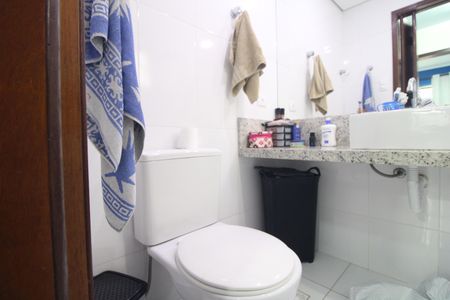 Casa à venda com 200m², 3 quartos e 3 vagasBanheiro da Suíte 1