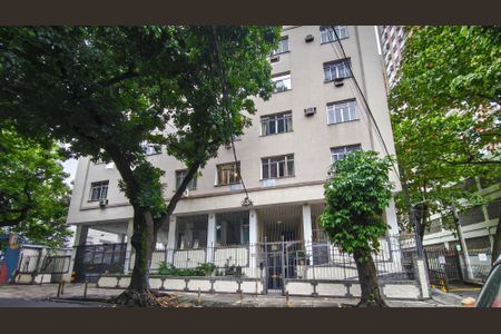 Apartamento à venda com 50m², 1 quarto e sem vaga Apartamento à venda com 50m², 1 quarto e sem vagaFachada e portaria