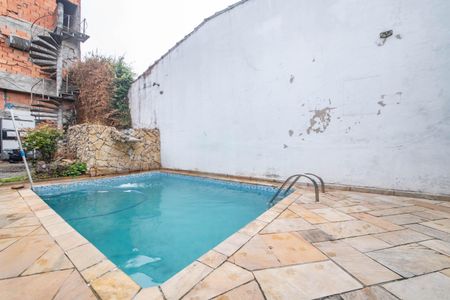 Casa à venda com 200m², 1 quarto e sem vagaPiscina