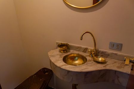 Apartamento à venda com 160m², 5 quartos e 2 vagas Apartamento à venda com 160m², 5 quartos e 2 vagasLavabo