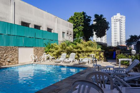 Apartamento à venda com 160m², 5 quartos e 2 vagas Apartamento à venda com 160m², 5 quartos e 2 vagasÁrea comum - Piscina