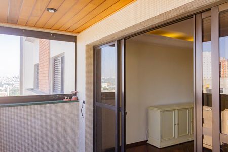 Apartamento à venda com 160m², 5 quartos e 2 vagas Apartamento à venda com 160m², 5 quartos e 2 vagasVaranda da Sala