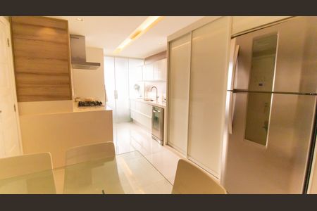 Apartamento à venda com 145m², 3 quartos e 2 vagasCozinha