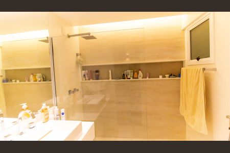 Apartamento à venda com 145m², 3 quartos e 2 vagasSuíte Banheiro