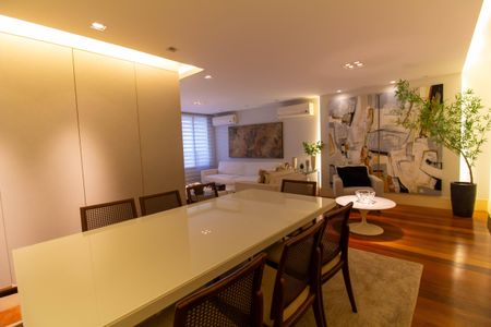 Apartamento à venda com 145m², 3 quartos e 2 vagasSala