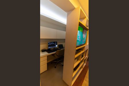 Apartamento à venda com 145m², 3 quartos e 2 vagasEscritório