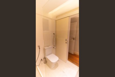 Apartamento à venda com 145m², 3 quartos e 2 vagasSuíte Banheiro