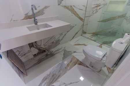 Apartamento à venda com 137m², 3 quartos e 2 vagasBanheiro da Suíte