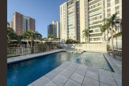 Apartamento à venda com 127m², 3 quartos e 2 vagas Apartamento à venda com 127m², 3 quartos e 2 vagasÁrea comum - Piscina