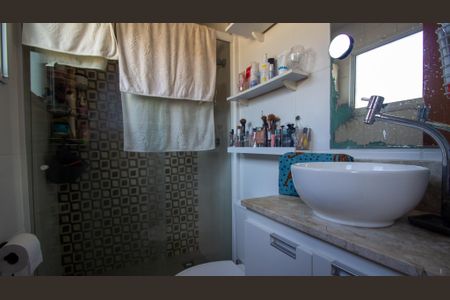 Casa de condomínio à venda com 85m², 3 quartos e 1 vaga Casa de condomínio à venda com 85m², 3 quartos e 1 vagaBanheiro da Suíte