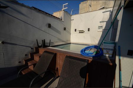 Apartamento à venda com 180m², 3 quartos e 2 vagas Apartamento à venda com 180m², 3 quartos e 2 vagasTerraço