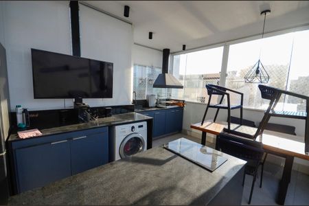 Apartamento à venda com 180m², 3 quartos e 2 vagas Apartamento à venda com 180m², 3 quartos e 2 vagasTerraço