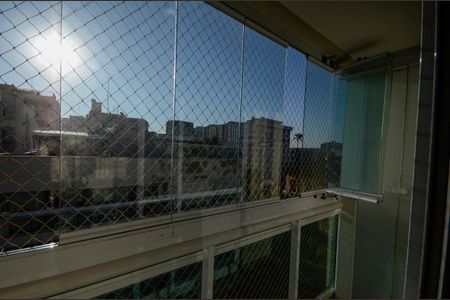 Apartamento à venda com 180m², 3 quartos e 2 vagas Apartamento à venda com 180m², 3 quartos e 2 vagasSuíte