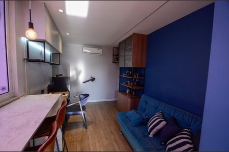 Apartamento à venda com 180m², 3 quartos e 2 vagas Apartamento à venda com 180m², 3 quartos e 2 vagasTerraço