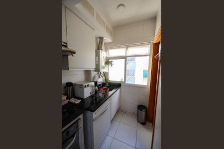 Apartamento à venda com 180m², 3 quartos e 2 vagas Apartamento à venda com 180m², 3 quartos e 2 vagasÁrea de Serviço