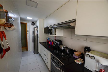 Apartamento à venda com 180m², 3 quartos e 2 vagas Apartamento à venda com 180m², 3 quartos e 2 vagasCozinha