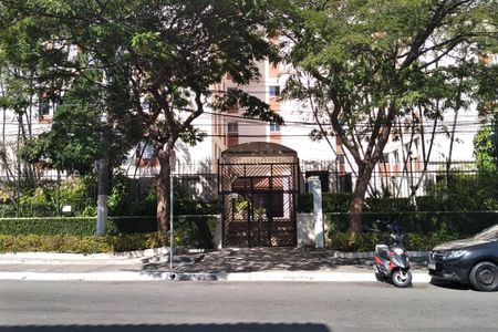 Apartamento à venda com 60m², 3 quartos e 1 vaga Apartamento à venda com 60m², 3 quartos e 1 vagaFachada