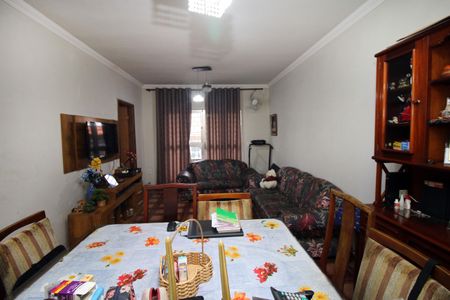 Casa à venda com 225m², 3 quartos e 2 vagasSala