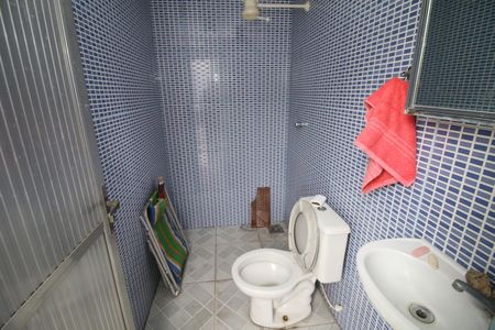 Casa à venda com 225m², 3 quartos e 2 vagasBanheiro da Piscina