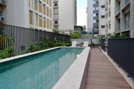 Studio à venda com 28m², 1 quarto e sem vagaPiscina