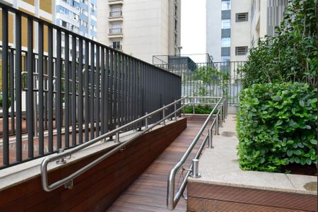 Studio à venda com 28m², 1 quarto e sem vagaRampa de acesso à piscina