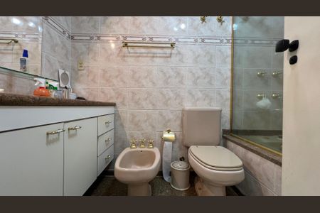 Apartamento à venda com 148m², 4 quartos e 3 vagas Apartamento à venda com 148m², 4 quartos e 3 vagasBanheiro da Suíte 4