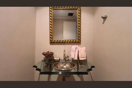 Apartamento à venda com 148m², 4 quartos e 3 vagas Apartamento à venda com 148m², 4 quartos e 3 vagasLavabo da Sala