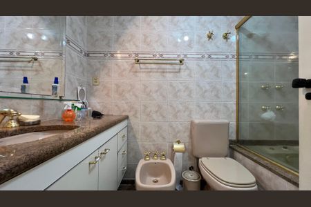 Apartamento à venda com 148m², 4 quartos e 3 vagas Apartamento à venda com 148m², 4 quartos e 3 vagasBanheiro da Suíte 4
