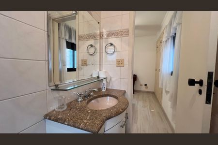 Apartamento à venda com 148m², 4 quartos e 3 vagas Apartamento à venda com 148m², 4 quartos e 3 vagasBanheiro da Suíte 3