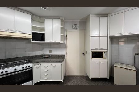 Apartamento à venda com 148m², 4 quartos e 3 vagas Apartamento à venda com 148m², 4 quartos e 3 vagasCozinha