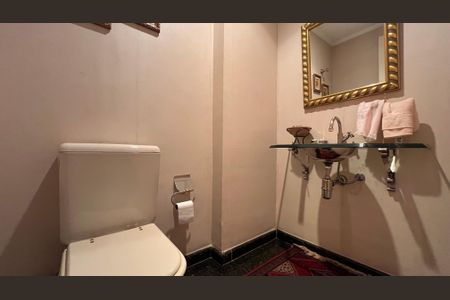 Apartamento à venda com 148m², 4 quartos e 3 vagas Apartamento à venda com 148m², 4 quartos e 3 vagasLavabo da Sala