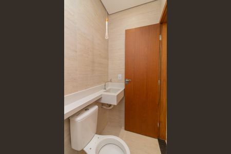 Casa à venda com 200m², 3 quartos e 2 vagasBanheiro da Suíte 02