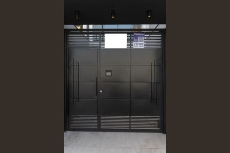 Casa à venda com 200m², 3 quartos e 2 vagasFachada + Plaquinha