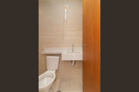 Casa à venda com 200m², 3 quartos e 2 vagasBanheiro da Suíte 02