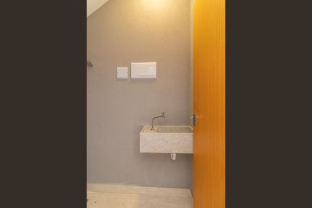 Casa à venda com 200m², 3 quartos e 2 vagasLavabo 02