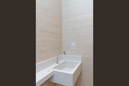 Casa à venda com 200m², 3 quartos e 2 vagasBanheiro da Suíte 02