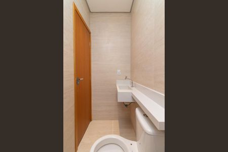 Casa à venda com 200m², 3 quartos e 2 vagasBanheiro da Suíte 01