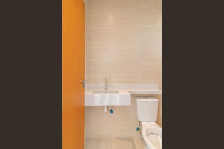 Casa à venda com 200m², 3 quartos e 2 vagasBanheiro da Suíte 01