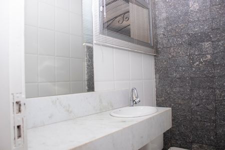 Apartamento para alugar com 430m², 5 quartos e 2 vagas Apartamento para alugar com 430m², 5 quartos e 2 vagasLavabo da Sala 2