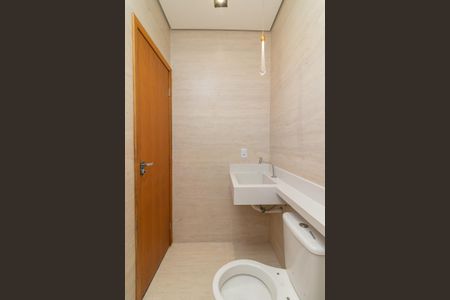 Casa à venda com 200m², 3 quartos e 2 vagasBanheiro da Suíte 3