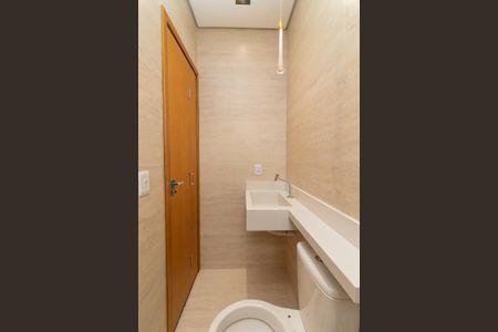 Casa à venda com 200m², 3 quartos e 2 vagasBanheiro da Suíte 1