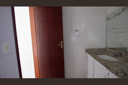 Apartamento à venda com 122m², 3 quartos e 1 vaga Apartamento à venda com 122m², 3 quartos e 1 vagaBanheiro Social
