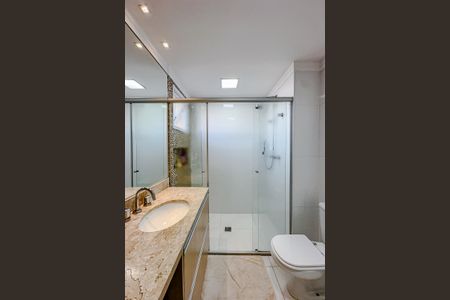 Apartamento à venda com 210m², 3 quartos e 3 vagasBanheiro da Suíte 1