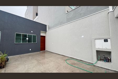 Casa à venda com 71m², 3 quartos e 2 vagas Casa à venda com 71m², 3 quartos e 2 vagasGaragem