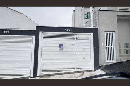 Casa à venda com 71m², 3 quartos e 2 vagas Casa à venda com 71m², 3 quartos e 2 vagasFachada