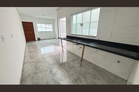 Casa à venda com 71m², 3 quartos e 2 vagas Casa à venda com 71m², 3 quartos e 2 vagasCozinha