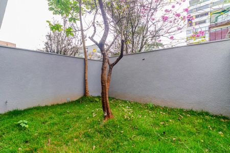 Casa de condomínio à venda com 256m², 3 quartos e 3 vagasQuintal